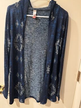 No Boundaries Navy and Light Gray Marled Knit Sweater